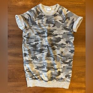 GAP Kids Gray Camo Short Sleeve Tee